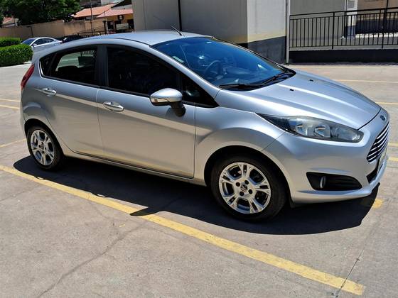 FORD FIESTA 1.6 SE HATCH 16V FLEX 4P POWERSHIFT